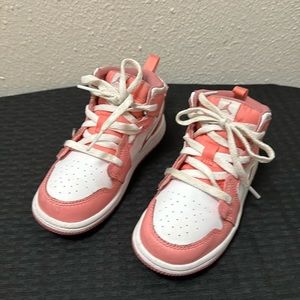 Nike Kids Sneakers in Pink and White
